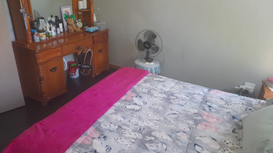 To Let 4 Bedroom Property for Rent in La Hoff North West